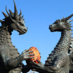 La statua dei draghi innamorati in Bulgaria